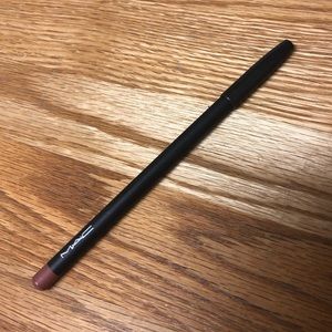 Mac Lip Liner